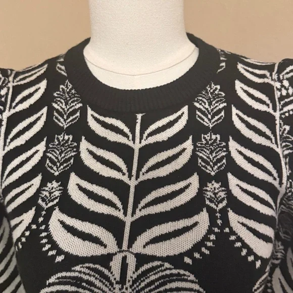 NWOT Farm Rio BLACK AINIKA TROPICAL SPLENDOR PUFF SHOULDER PO SWEATER Size XS - Picture 5 of 13